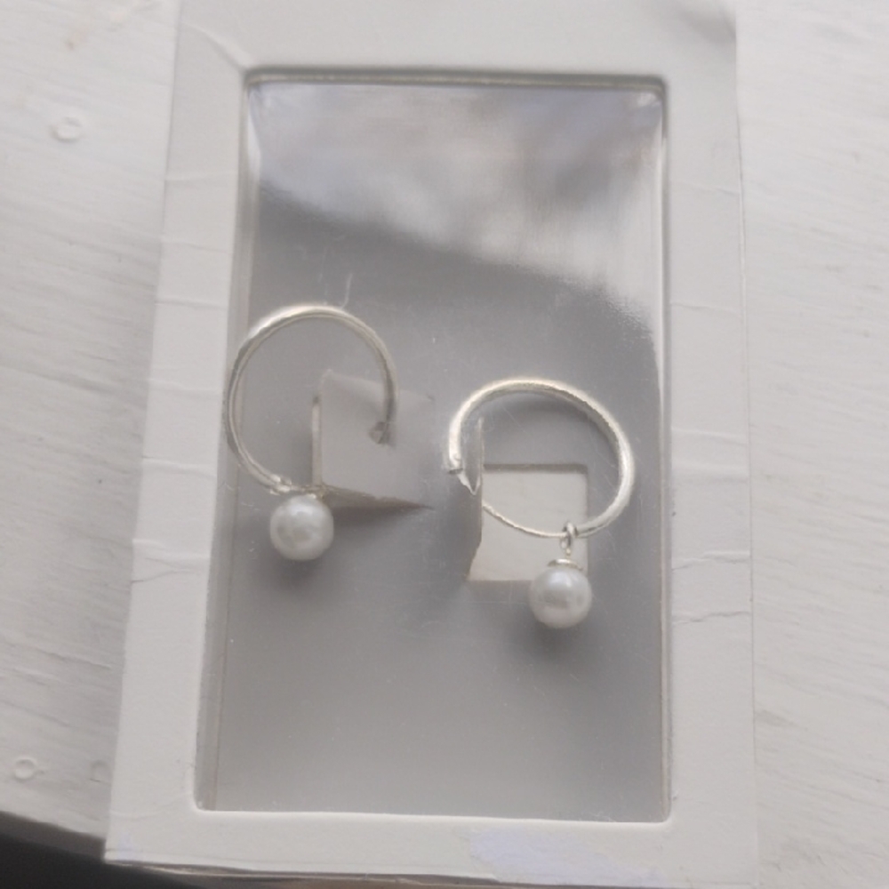 Elegant Silver Hoop Earrings with Pearl Accent